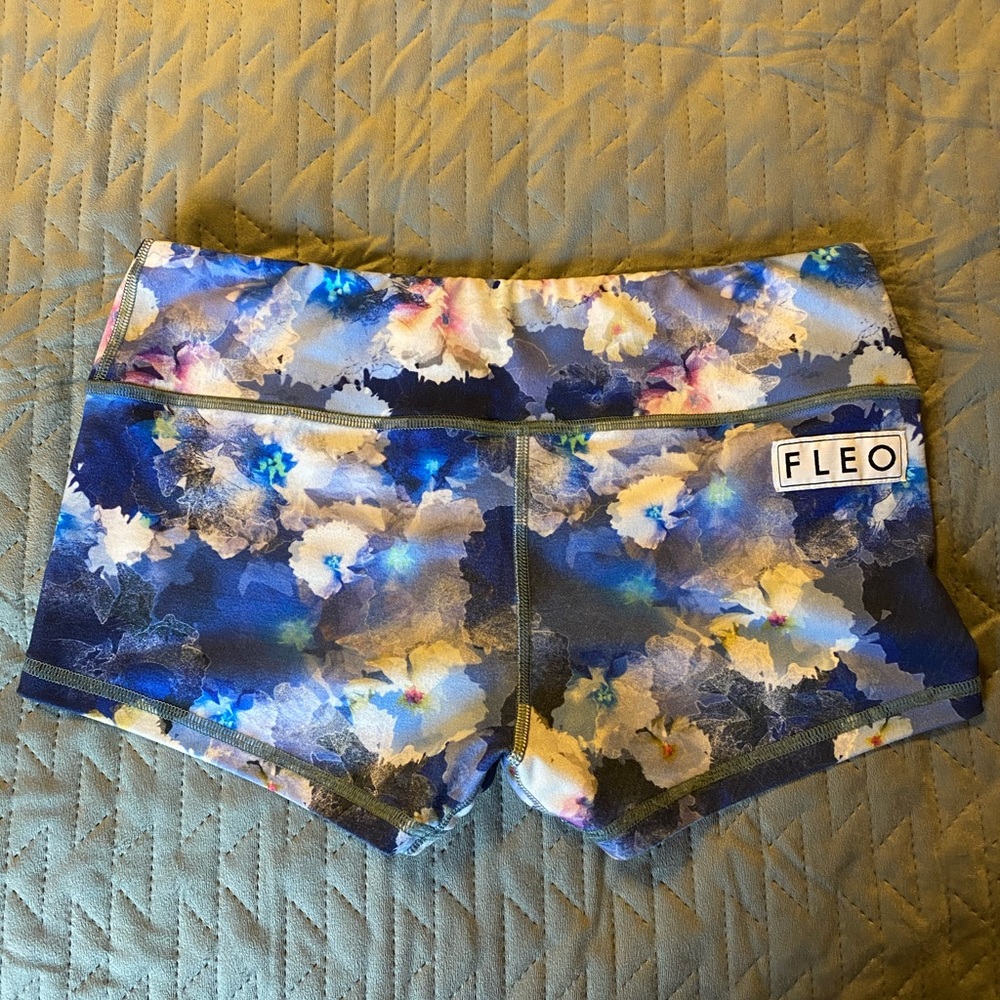 FLEO shorts